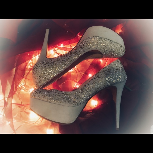 Gianni Bini stilettos in Dark Vanilla - Picture 4 of 7